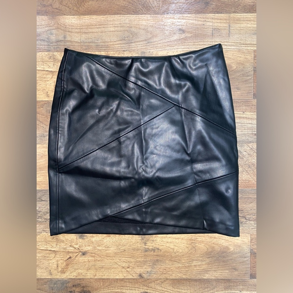 Zara Black Faux Leather Skirt USA(XS)